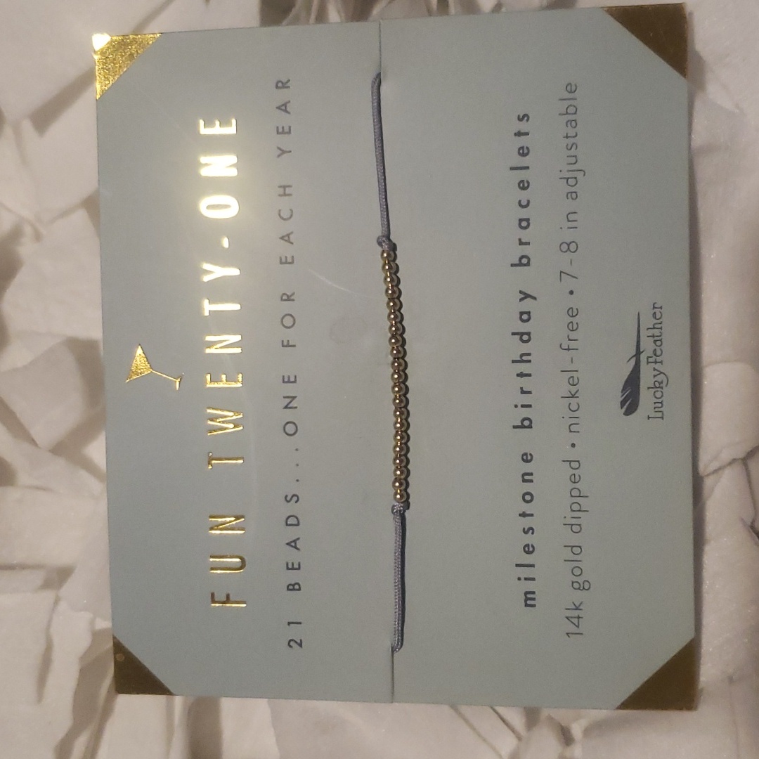 Lucky Feather Fun 21 Bracelet 10$